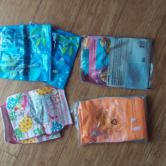 New 4 pairs of swim floaties, arm bands - Picture 3 of 3